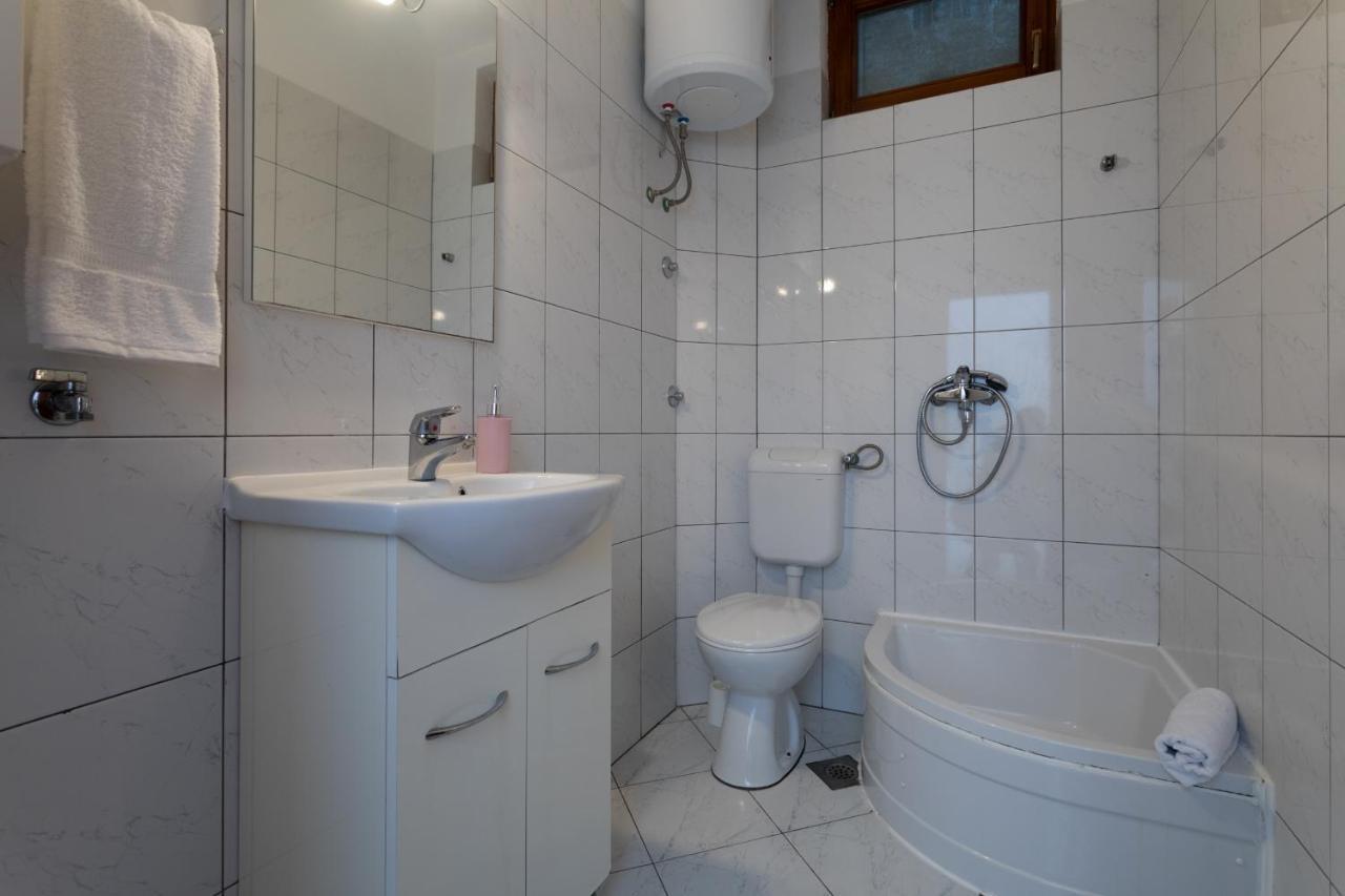 Love Apartments Зечево Екстер'єр фото