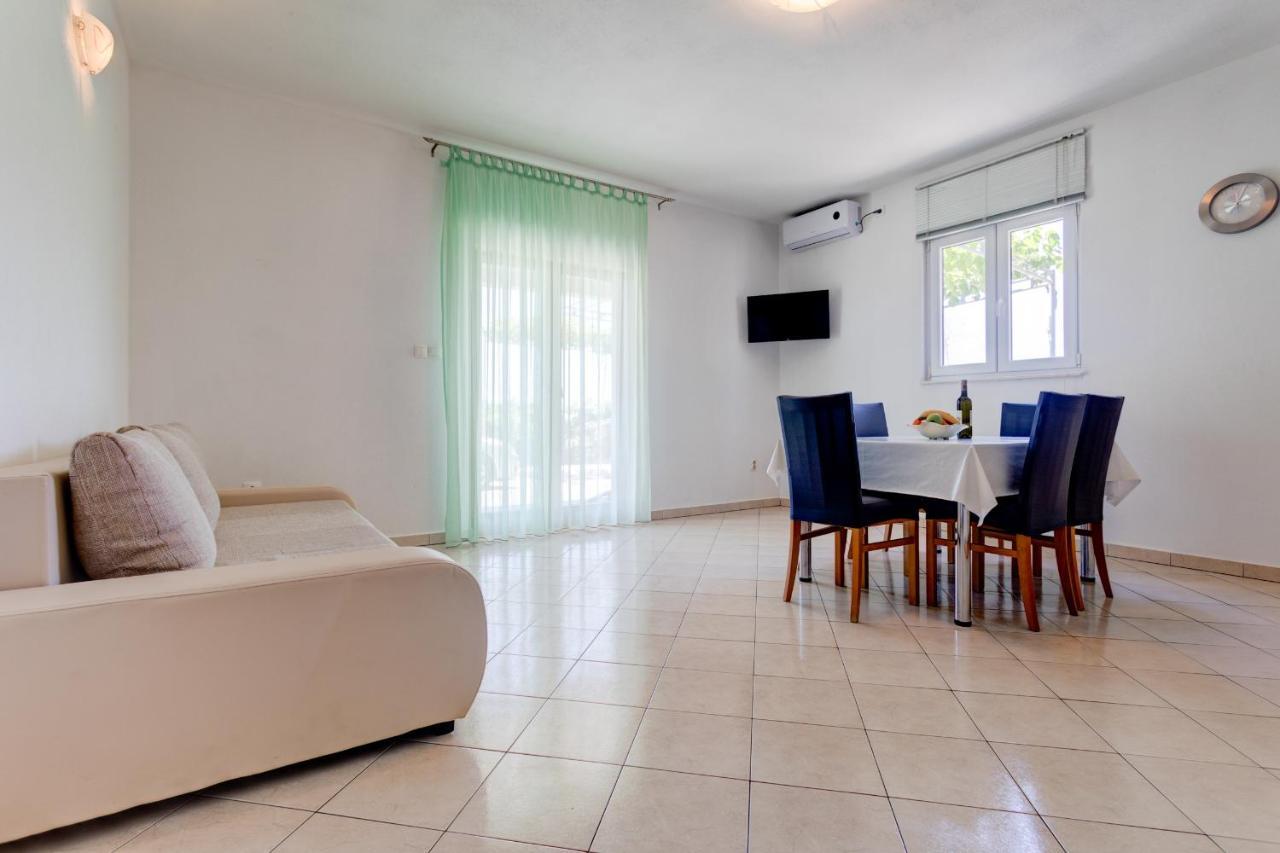 Love Apartments Зечево Екстер'єр фото