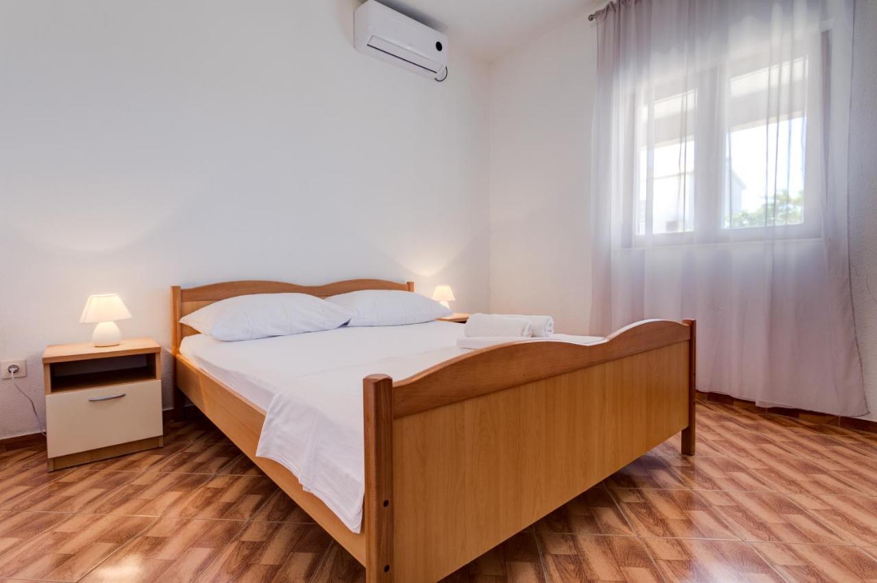 Love Apartments Зечево Екстер'єр фото