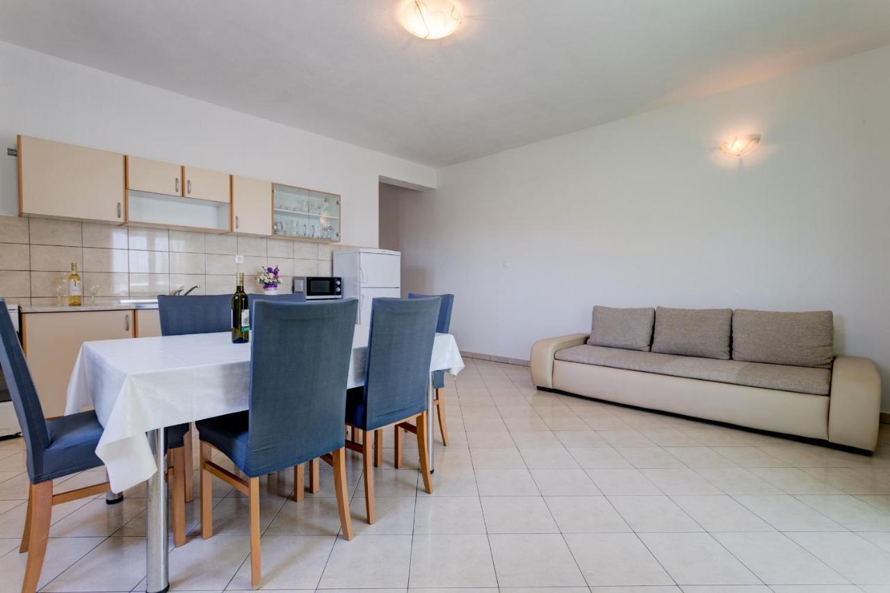 Love Apartments Зечево Екстер'єр фото