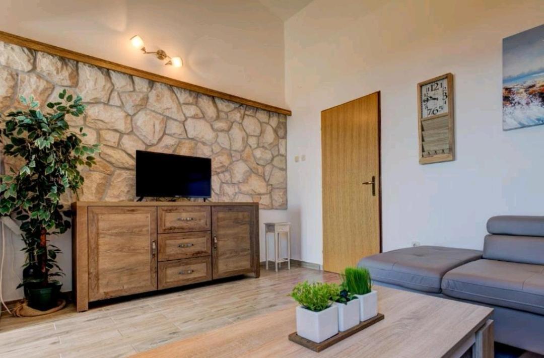 Love Apartments Зечево Екстер'єр фото