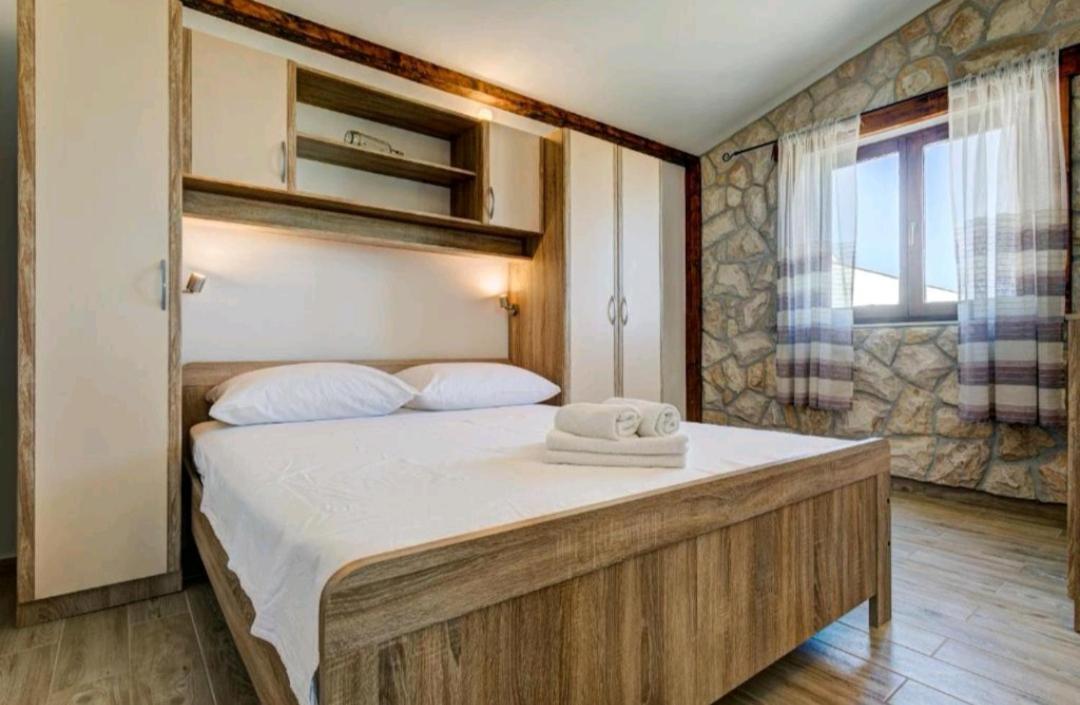 Love Apartments Зечево Екстер'єр фото
